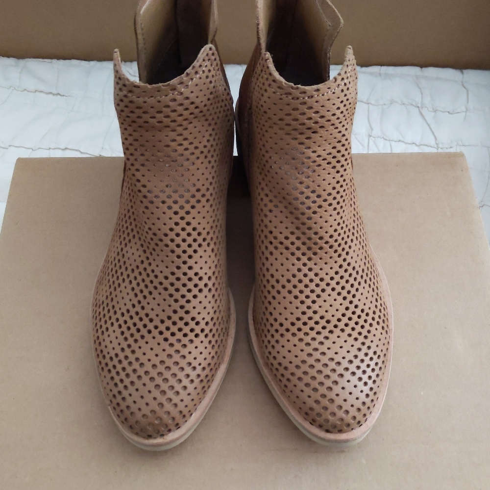 🆕LAST PAIR! 🌿DOLCE  VITA LEATHER BOOTIES🌿 - Picture 4 of 8